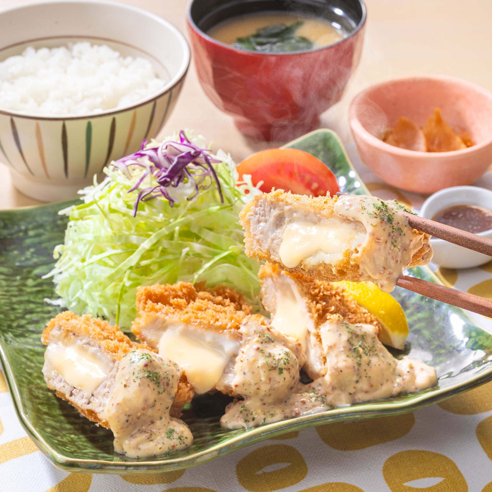 とろ~りチーズのヒレかつ マスタードクリームソース