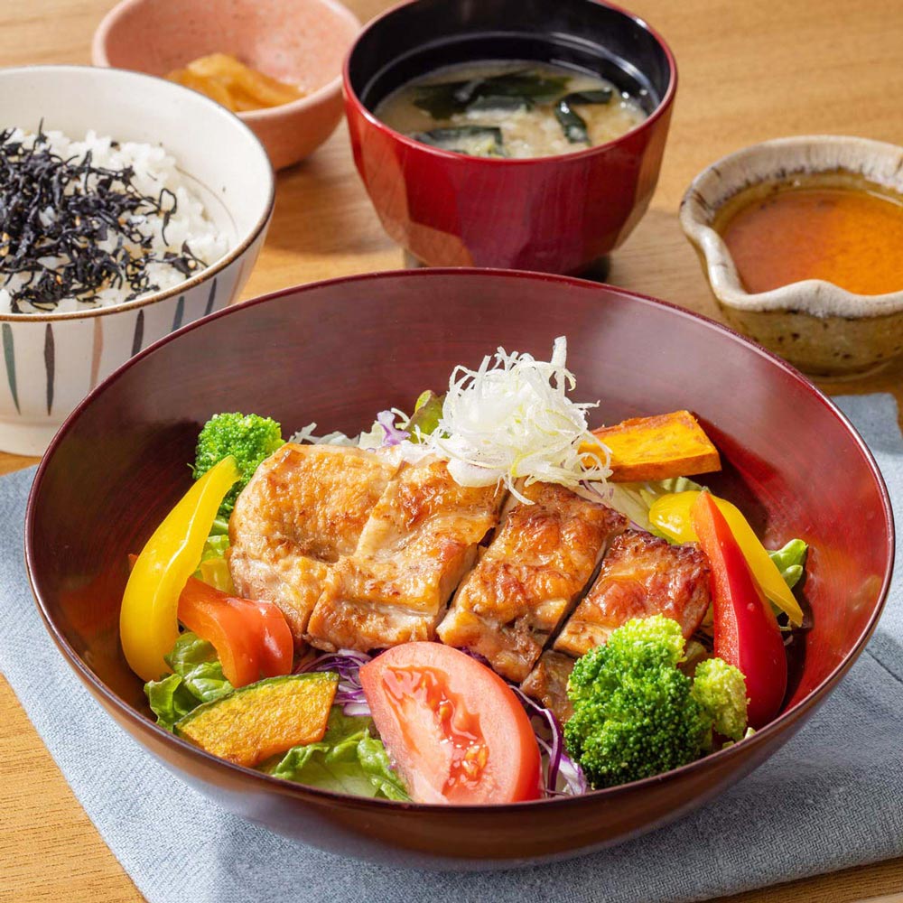 もろみチキンの彩りサラダボウルとしそひじきご飯