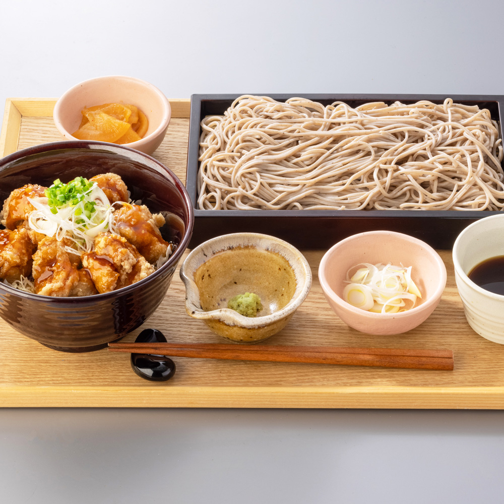 甘からだれの鶏竜田丼と麺のセット