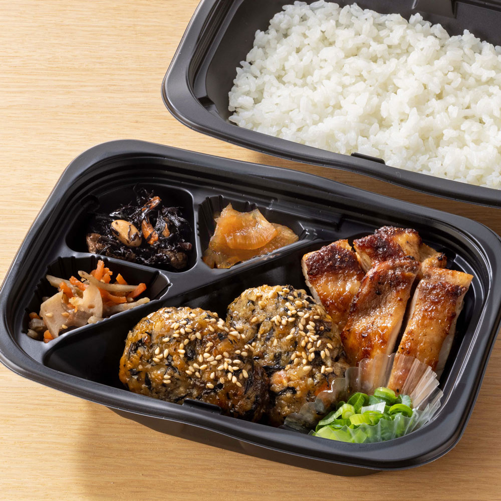 ひじき入り鶏つくねともろみチキンの炭火焼き 弁当 | 大戸屋ごはん処