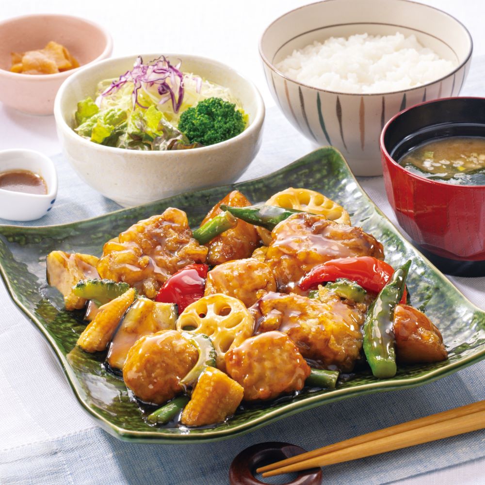 〈おかず増量〉季節の野菜と豚と鶏つくねの黒酢あん