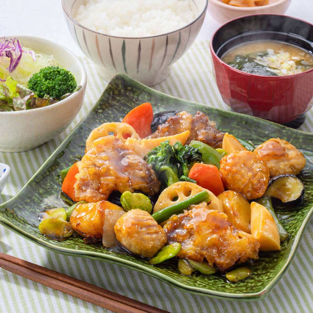 〈おかず増量〉季節の野菜と豚と鶏つくねの黒酢あん