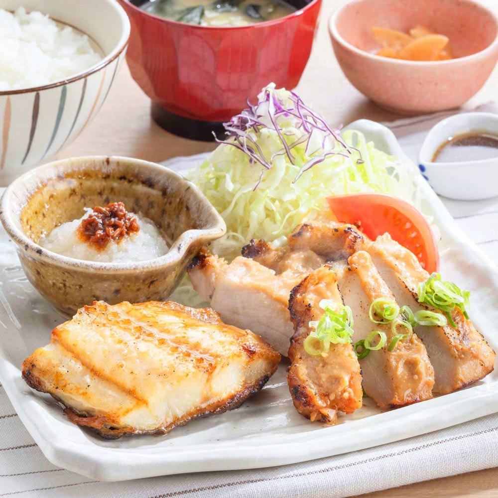 三元豚ロースの味噌漬けとしまほっけの炭火焼き