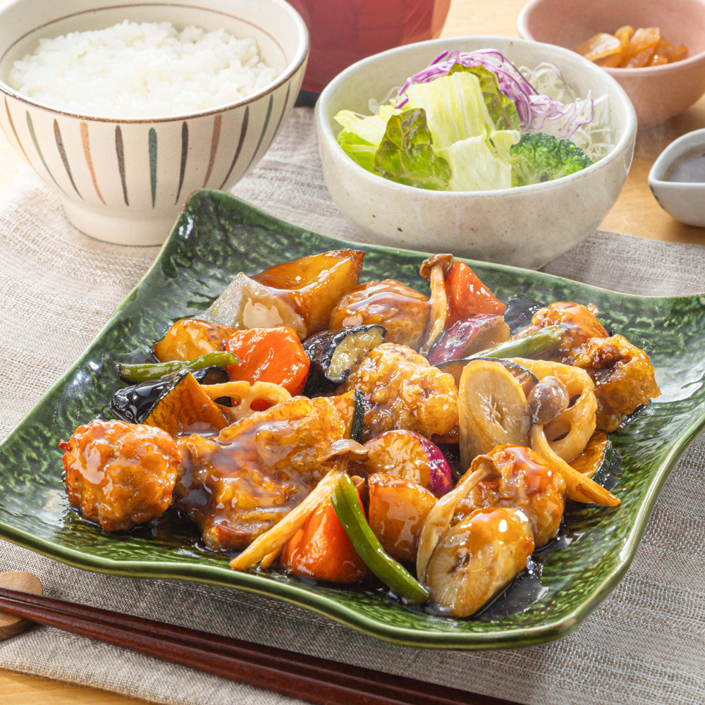 <増量>季節の野菜と豚と鶏つくねの黒酢あん