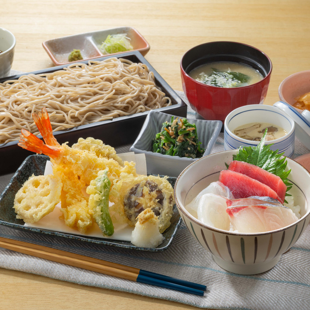 海鮮小丼と蕎麦御膳