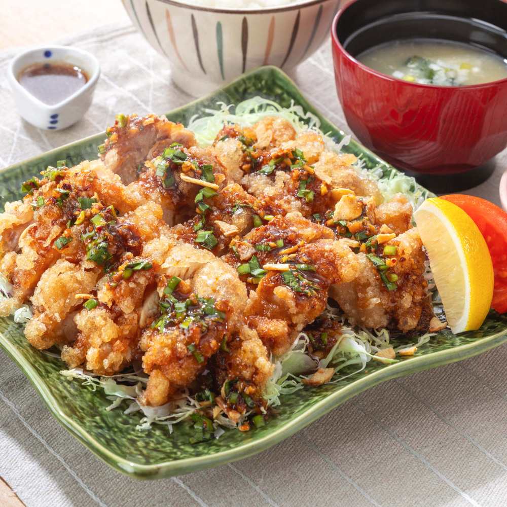 〈おかず増量〉生ニラだれの油淋鶏