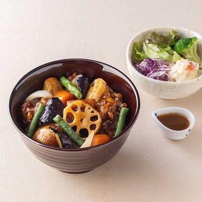 【店舗限定】鶏と野菜の黒酢あん丼と麺のセット